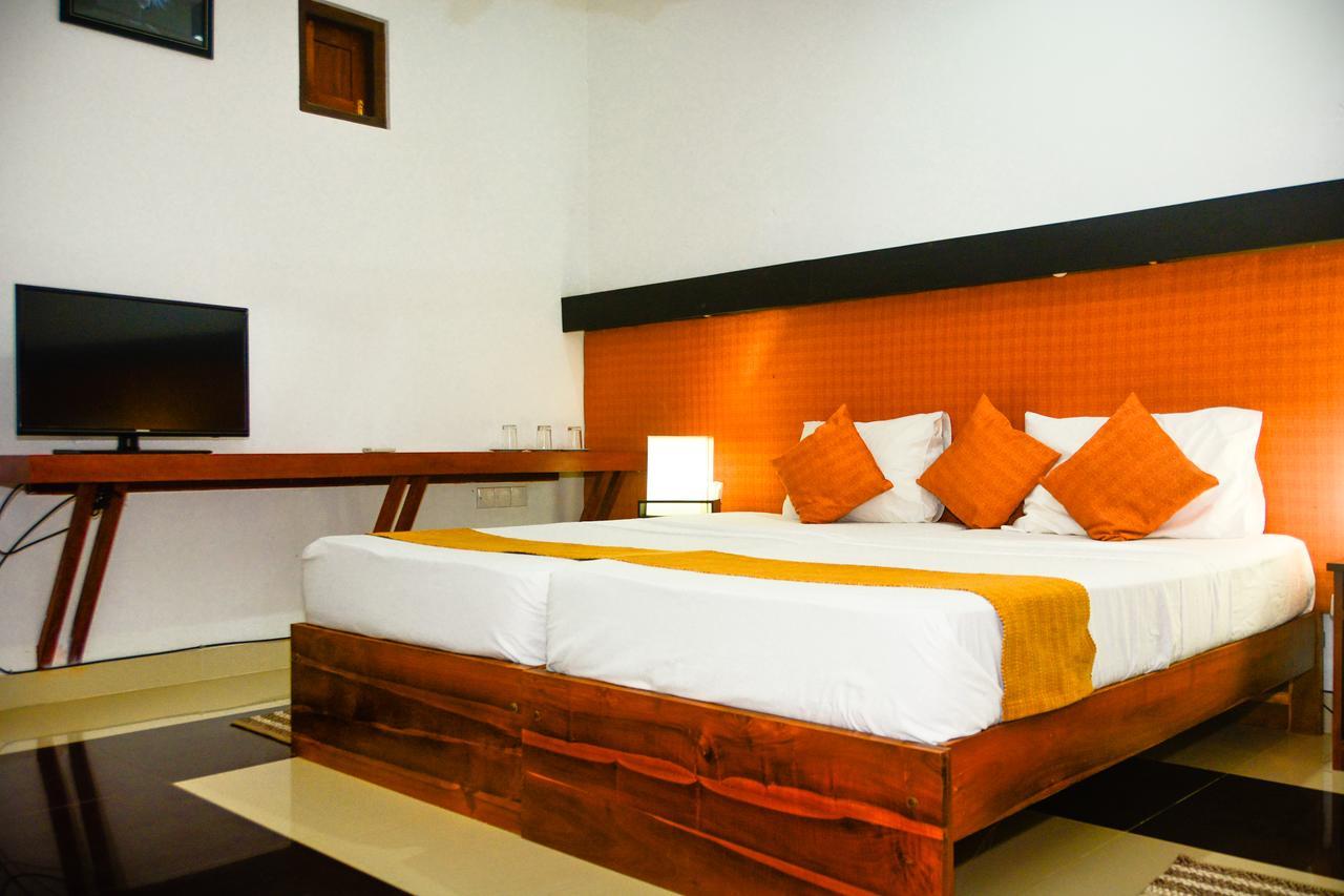 Rainbow Beach Hotel Negombo Extérieur photo