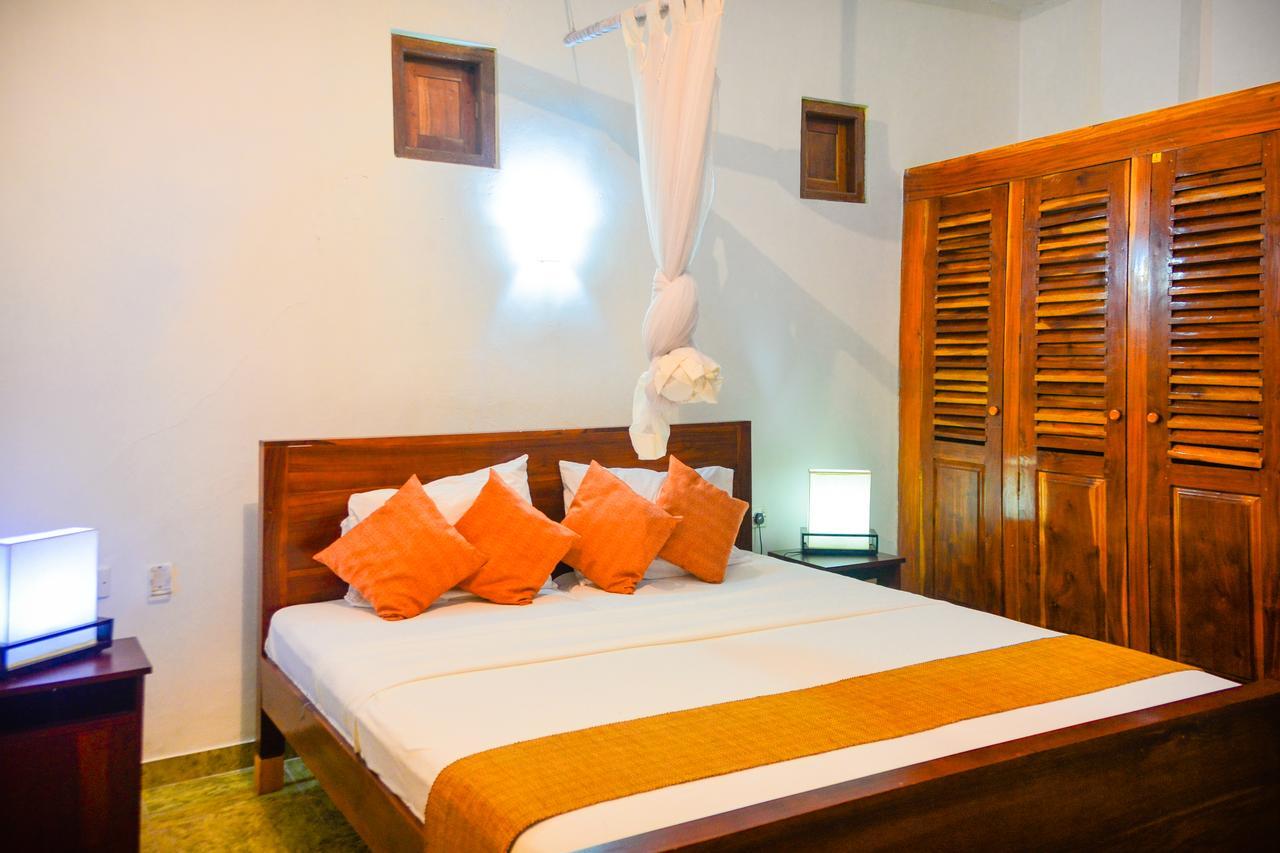 Rainbow Beach Hotel Negombo Extérieur photo